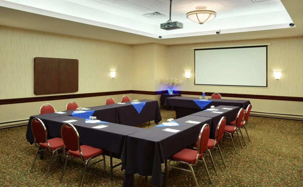 Holiday Inn & Suites Winnipeg Downtown by IHG