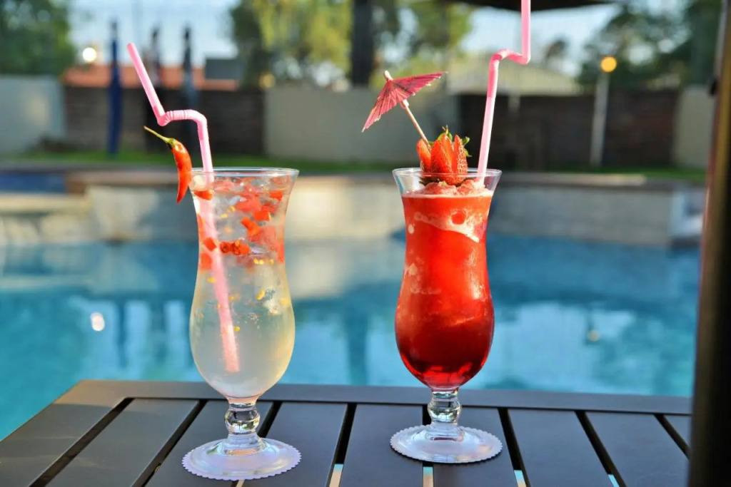 Cresta Oasis Hotel