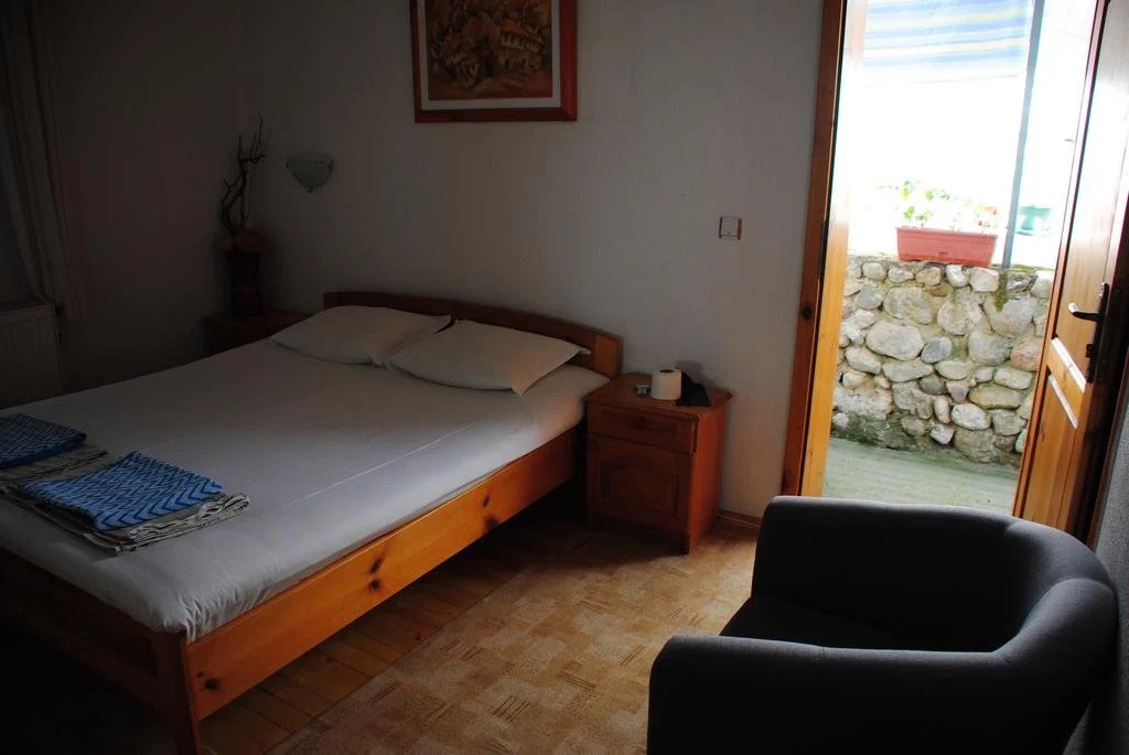 Tonis Guest House
