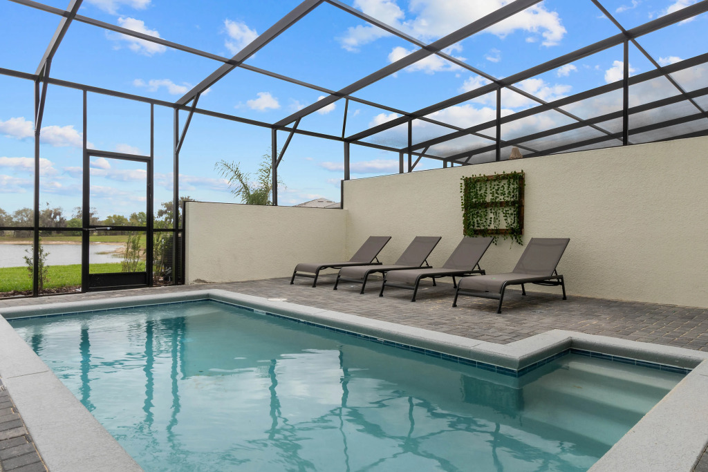 5 Beds / 4.5 Bathrooms / Solterra 7135 OL , Davenport , US