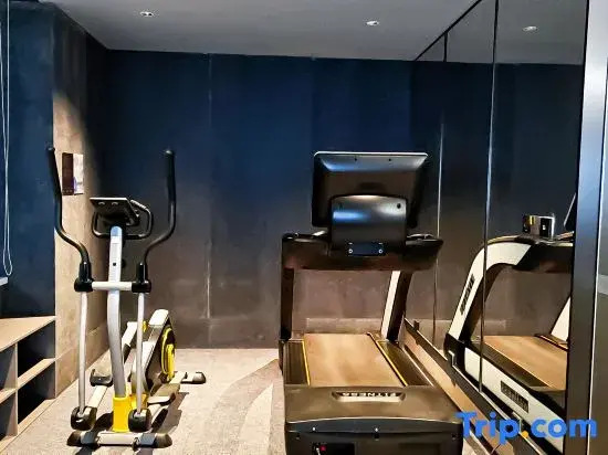 Tianjin Binhai  Third Avenue Atour Light Hotel