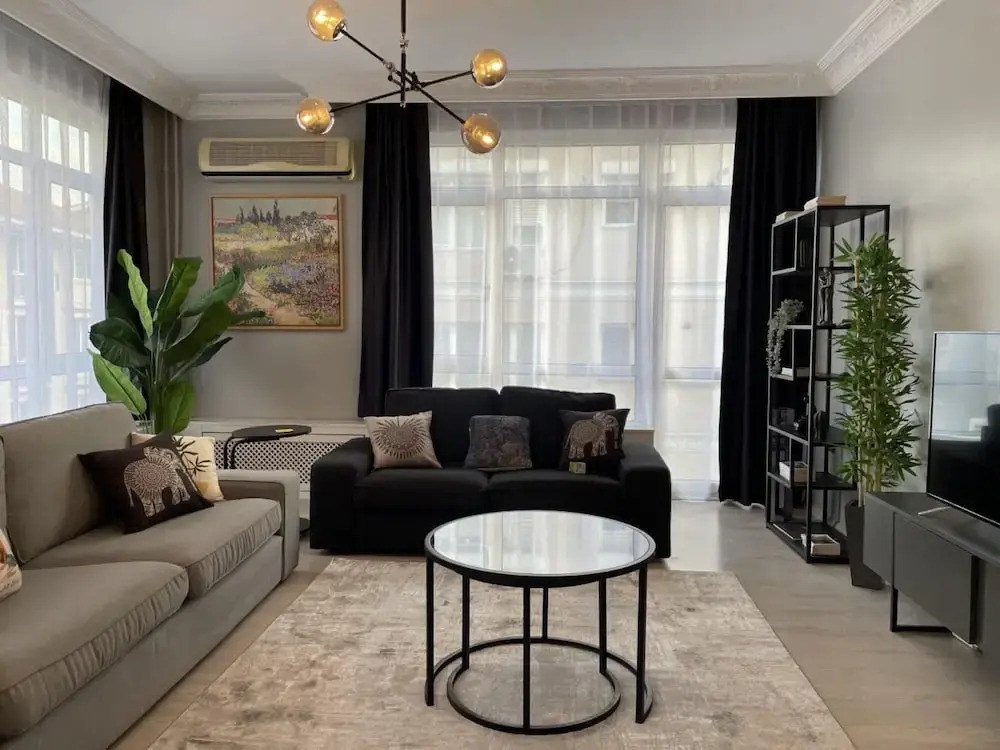 Bohemian Flat in Nisantasi With Central Location