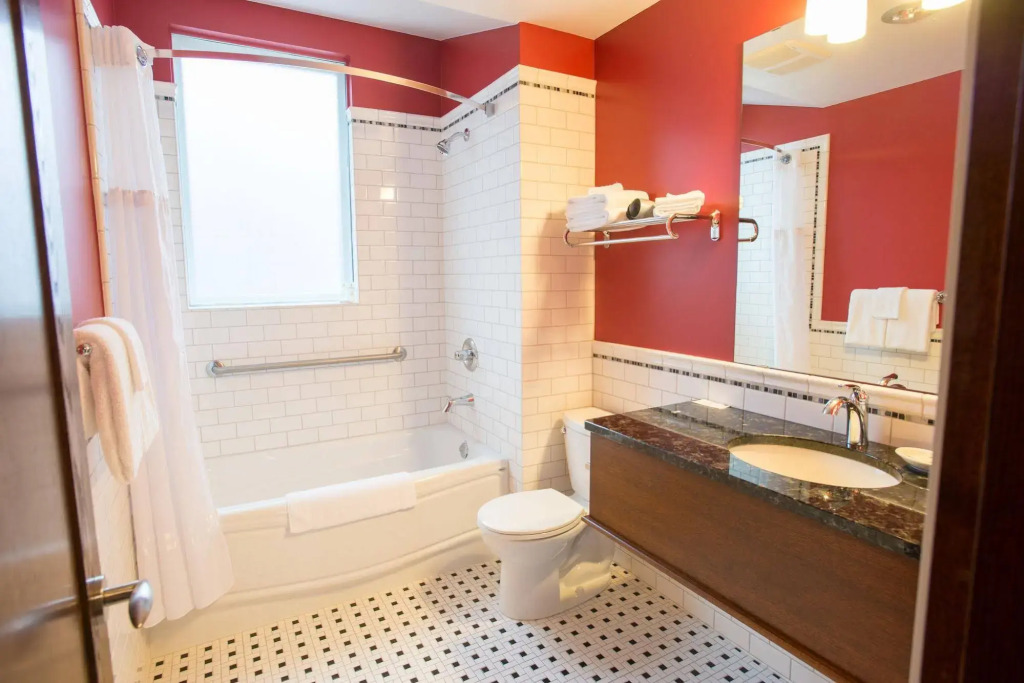 Hume Hotel & Spa