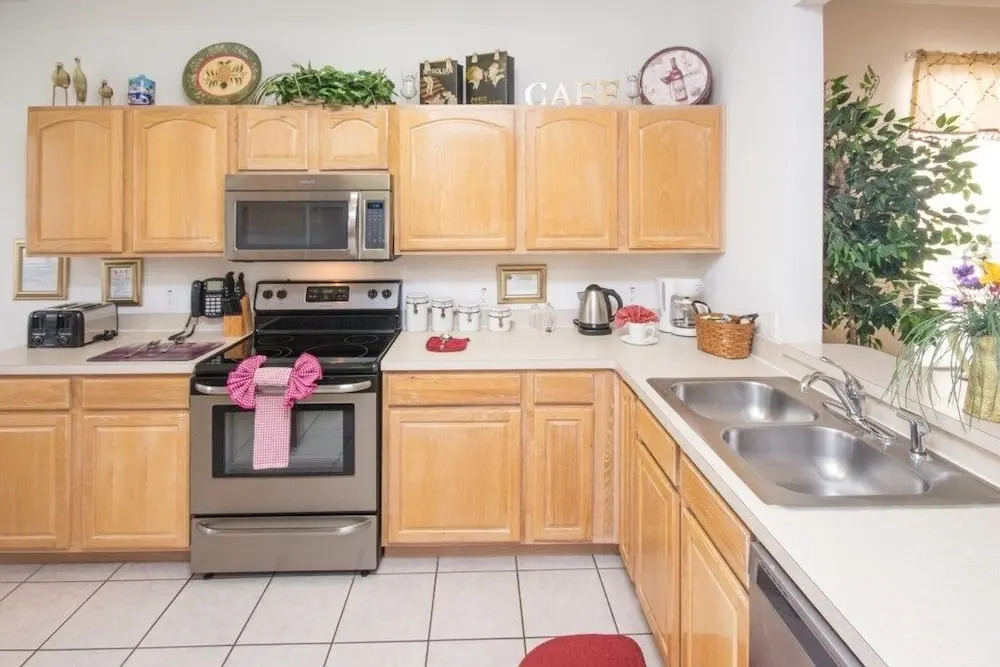 Enchanted Windsor Hills Vacation Home 5 Bedroom Home by Redawning