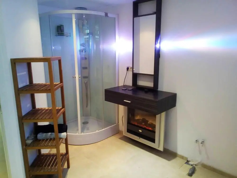 Apartment with 2 Bedrooms in Waterloo, with Wifi