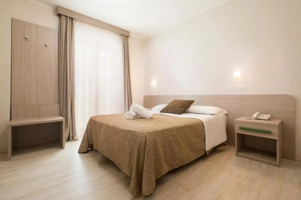 Echotel