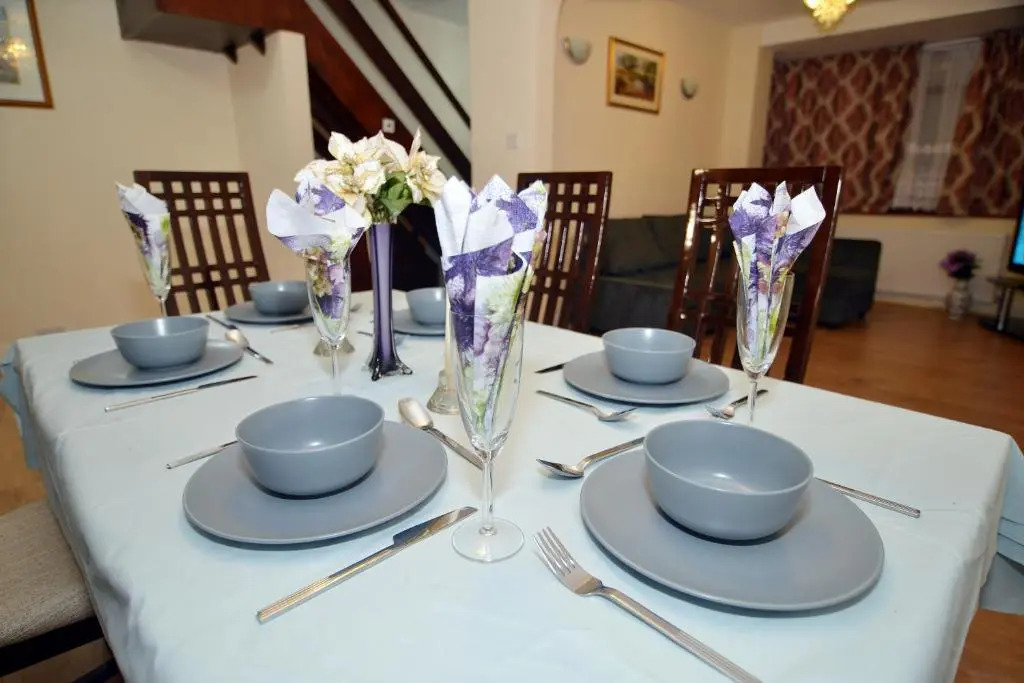 3 Bedroom London Home