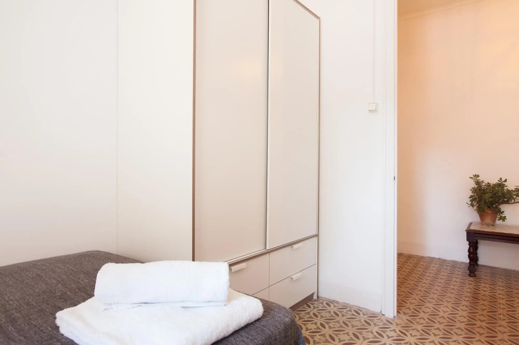 CONSELL DE CENT · Loving the Sagrada Familia 3BR comfort apartment