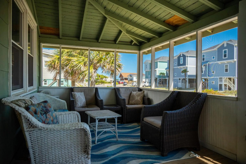 Jerseys Shore by Oak Island Accommodations