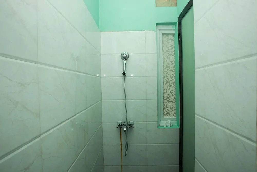 Sentosa Jaya Guest House by OYO Rooms