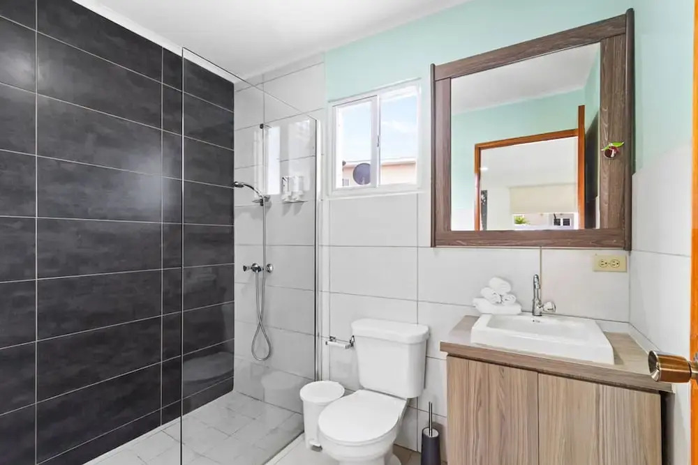 Brand NEW Central Modern Ground Studio With Pool