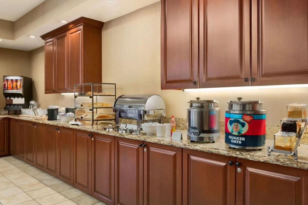 Country Inn & Suites by Radisson, Atlanta Galleria-Ballpark, GA