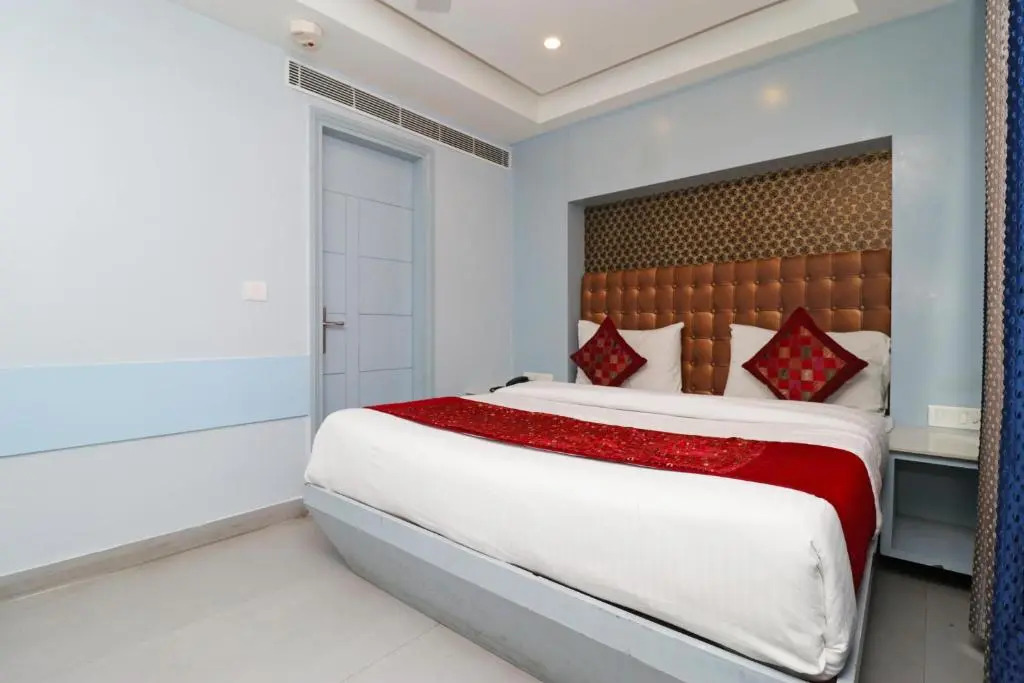 Hotel De Cruise - New Delhi Railway Station