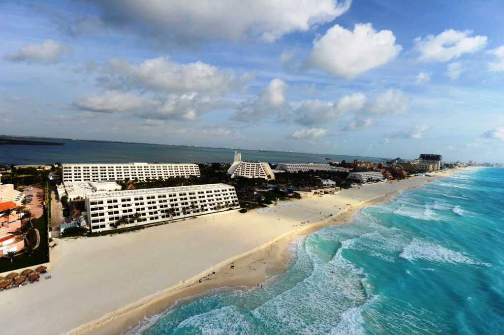 Oasis Cancun Lite