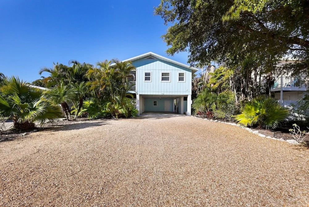 Dock Of The Bay 2 Bedroom Home by RedAwning