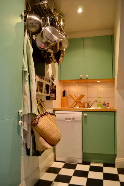 2 Bedroom Apartment In Belsize Park