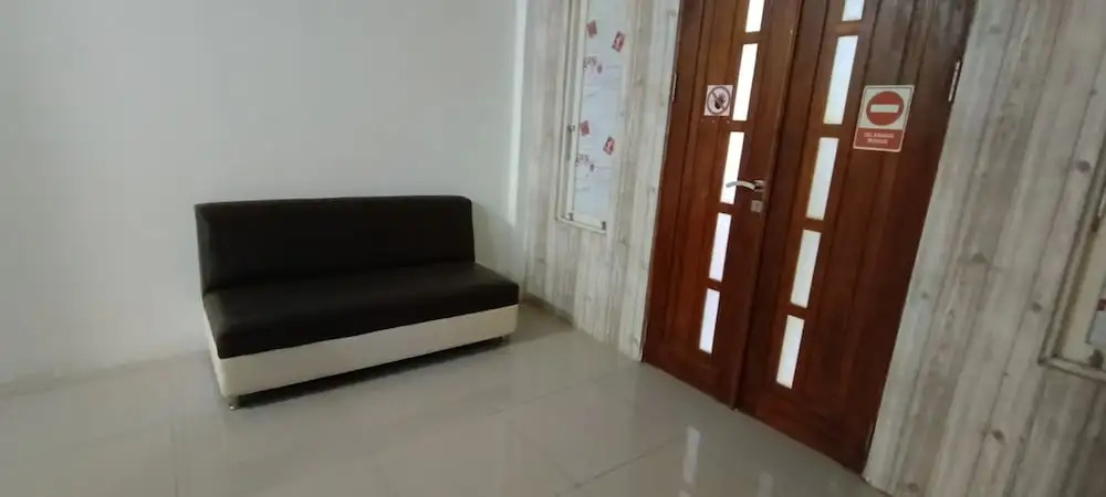 Hotel O Fanilly Guest House MarabahanNearJembatan Rumpiang