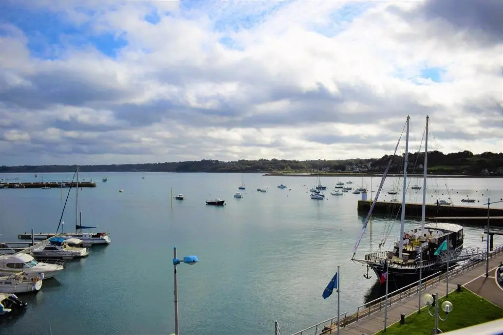 Bel appartement rénové VUE PANORAMIQUE SUR MER à PERROS-GUIREC - ref 822
