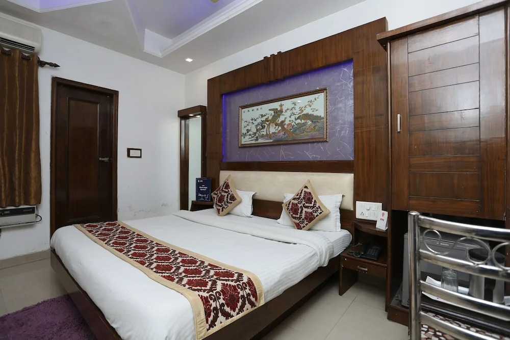 OYO 3919 Hotel Sai Dham