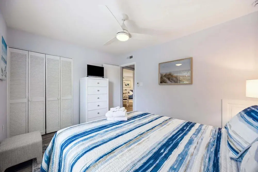 4f Amelia Landings 2 Bedroom Condo