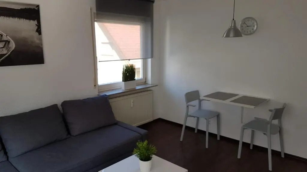 Ferien- und Businessapartment I Modern mit WLAN und Parkplatz nahe Zentrum, Automobil- und Tech-Firmen, Messe