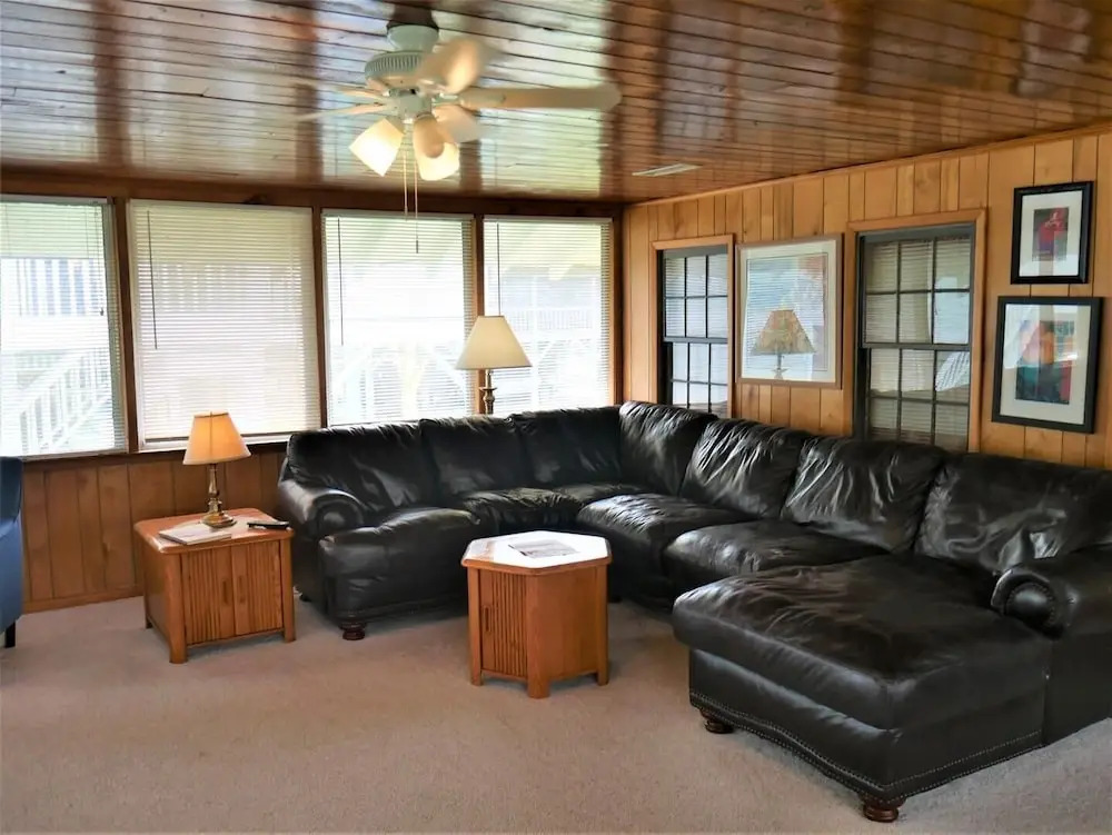 Queen Bee - 2 Br Home