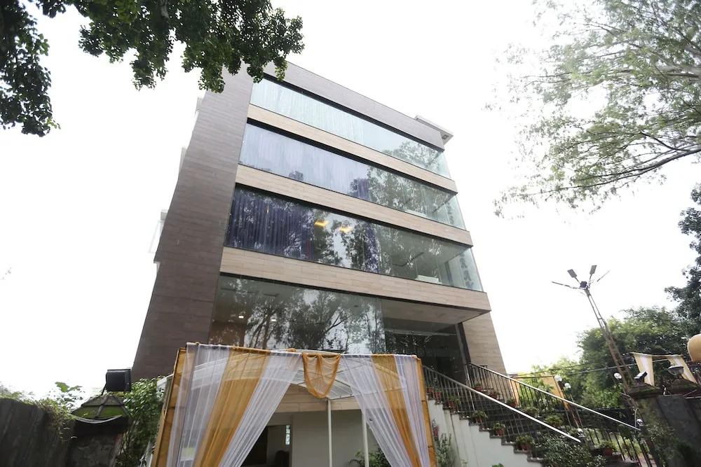 OYO 9667 Sashtrdhara Road