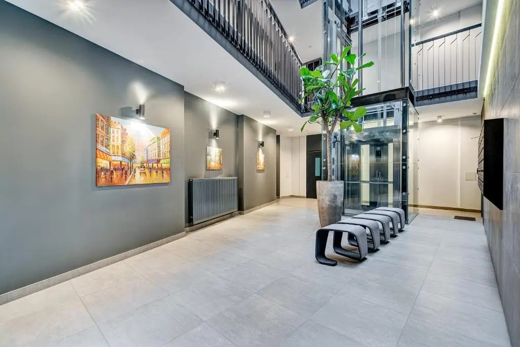 HaPPy Inn Just Studio, Self Check-In-24x7,Parking-in-the-underground-Garage