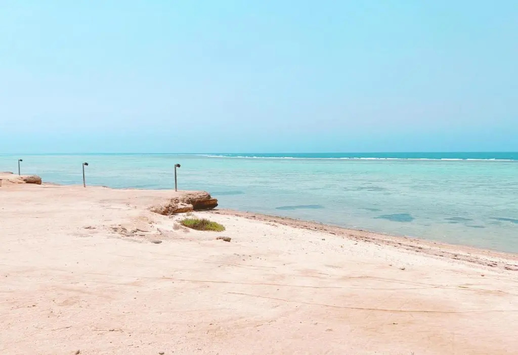سمكه بيتش 4 غرف أبراج الشاطئ اطلاله على البحر مباشره عوائل فقط