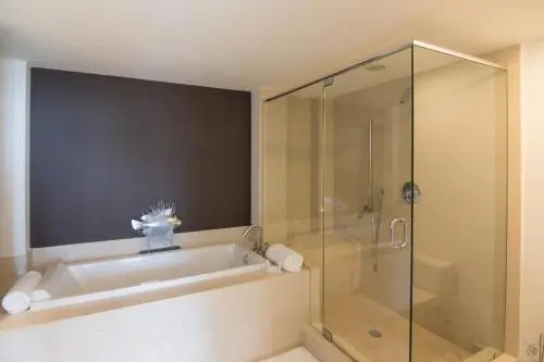 Luxury 5-star Condo @39th floor in Icon Brickell 2b/2b