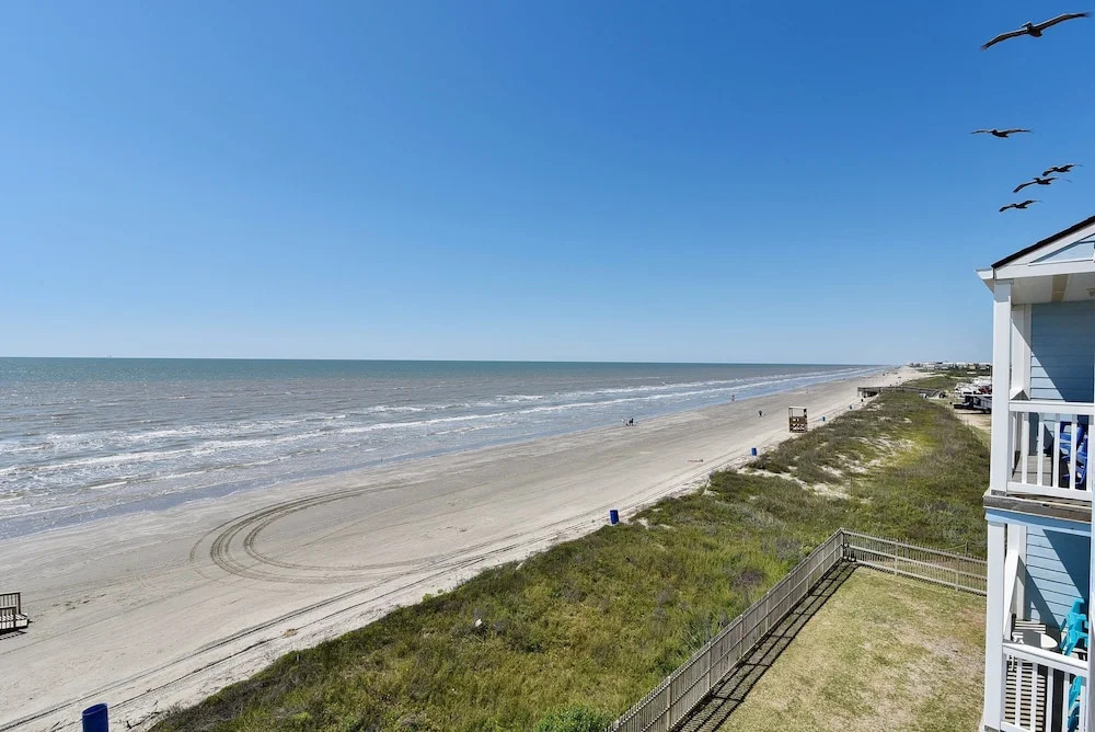 Seascape 1311 2 Bedroom Condo by RedAwning
