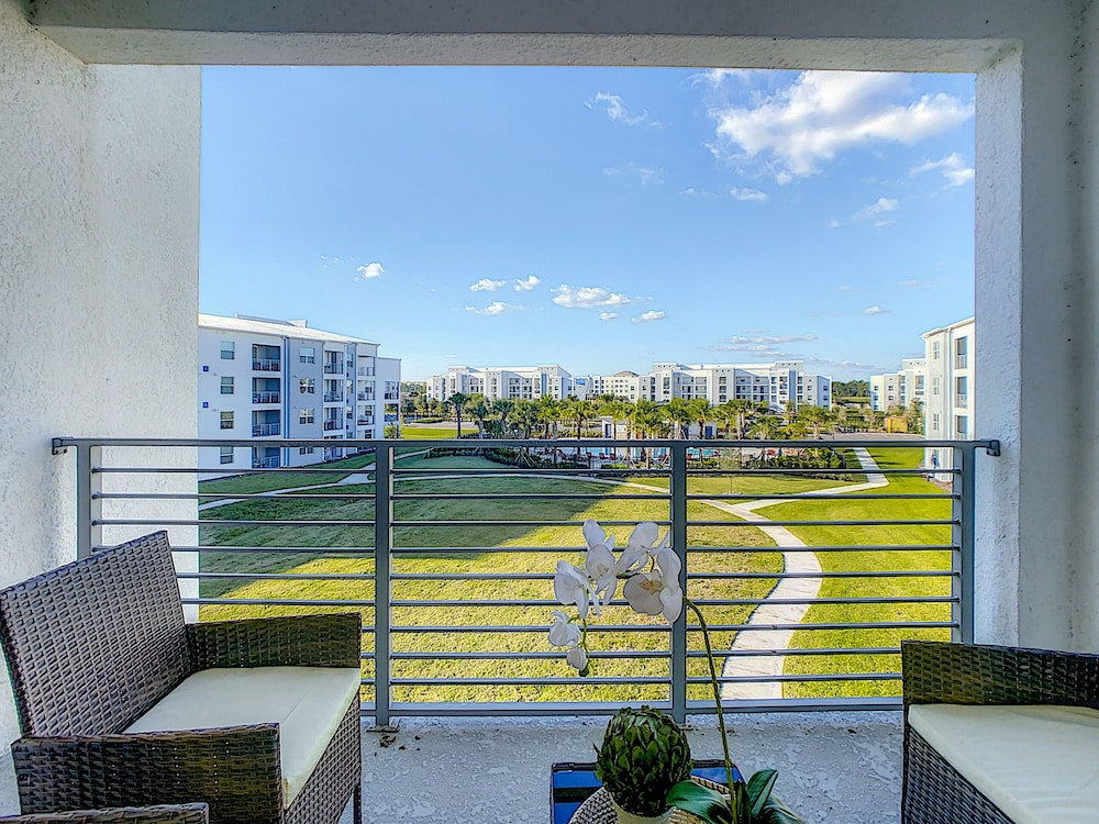 Modern Condo Near Disney Foosball Water Park!