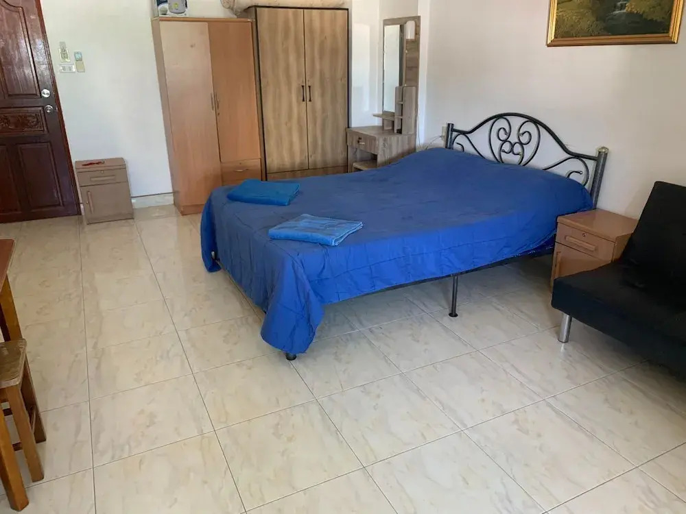 Bangla Thai  Escape 7-10 min walk