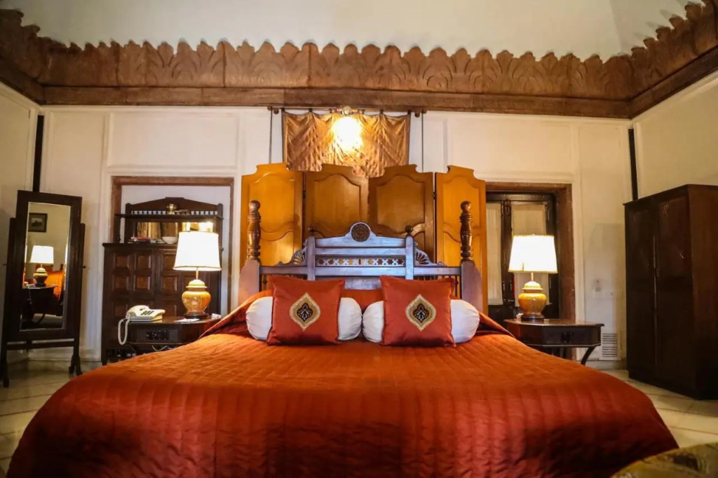 WelcomHeritage Bal Samand Lake Palace