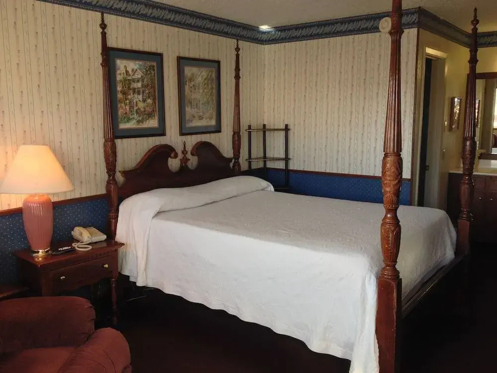 Warrick Plaza Inn