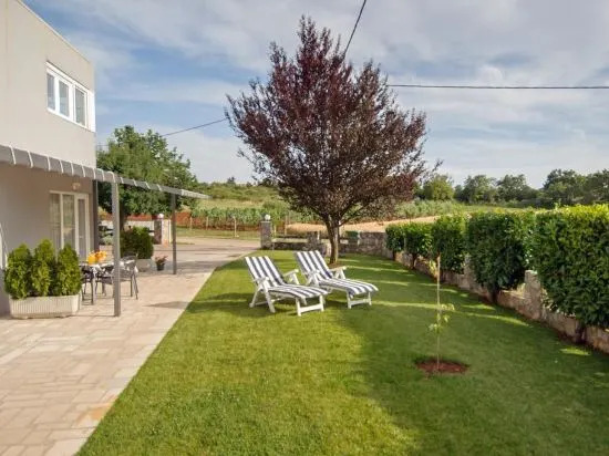 Apartments Dama