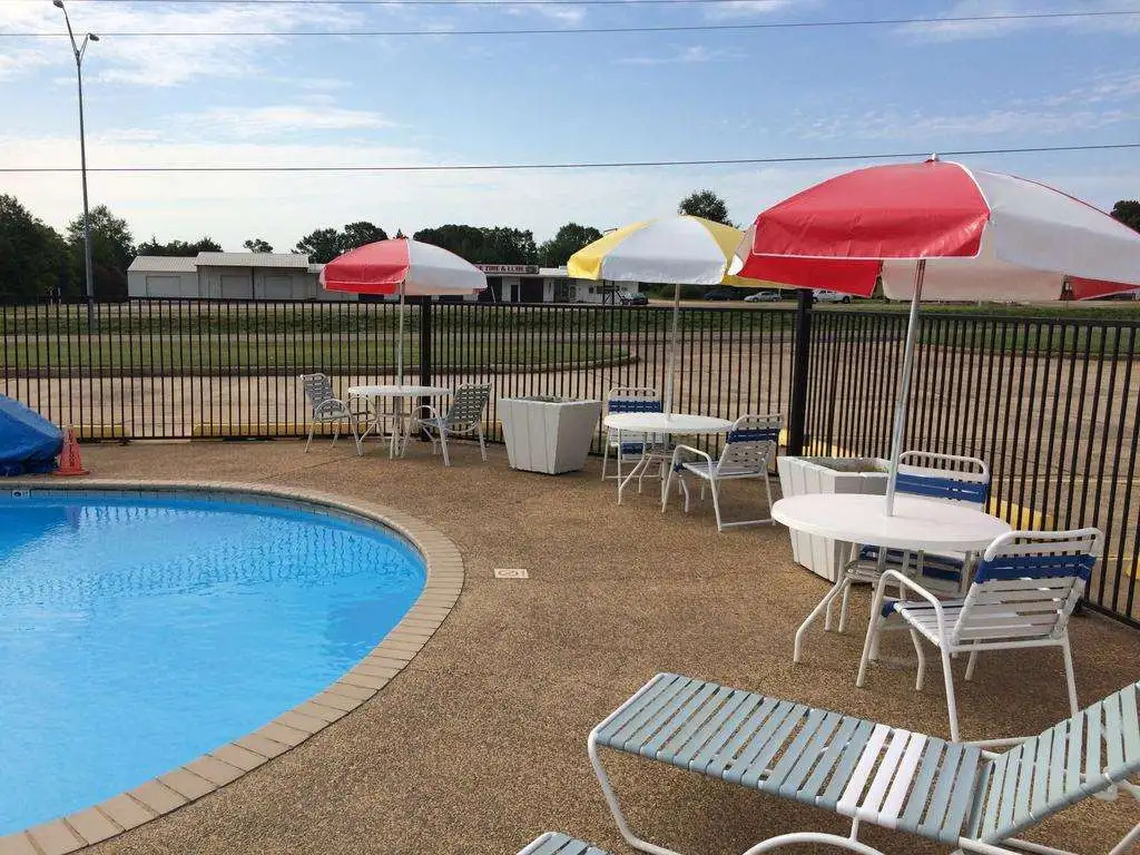 Travel Inn & Suites