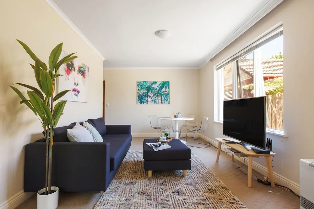 Elle Apartments by Ready Set Host