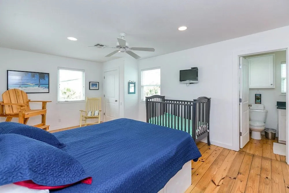 4BR Village Walk House, Pool by RedAwning