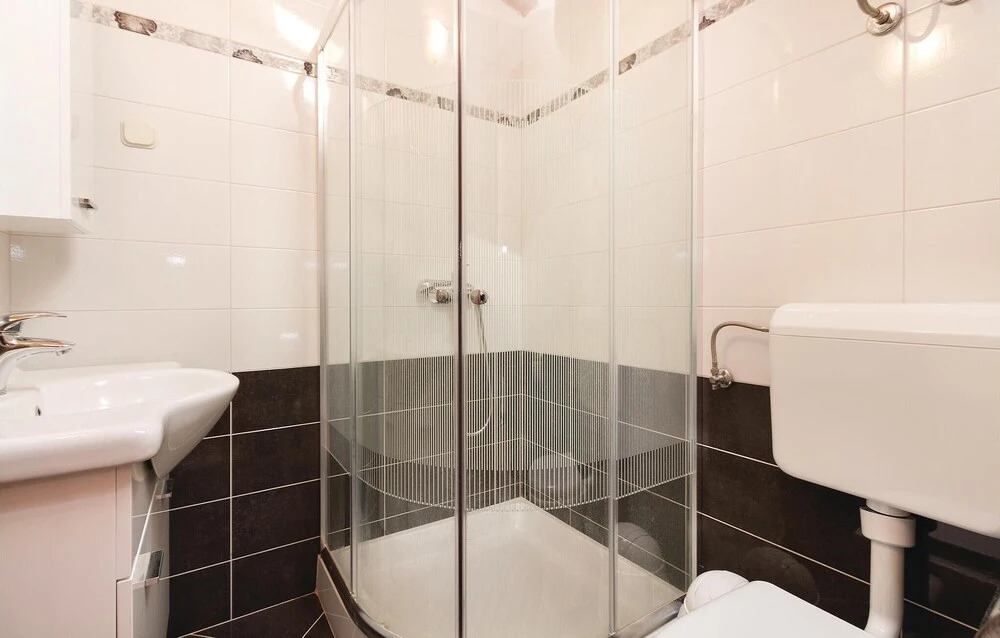 2 Bedroom Awesome Home In Rovinjsko Selo