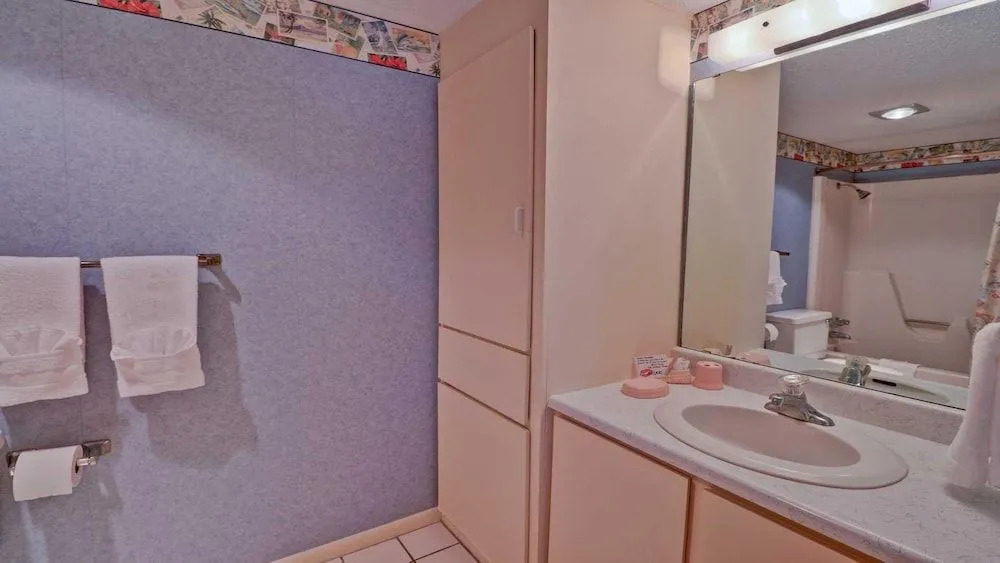217 - 2 Br Condo