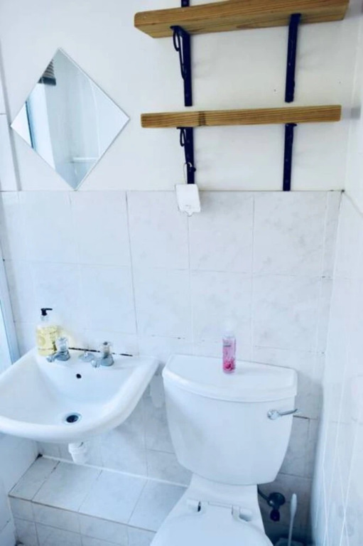Bright Studio Apartment in Devils Peak