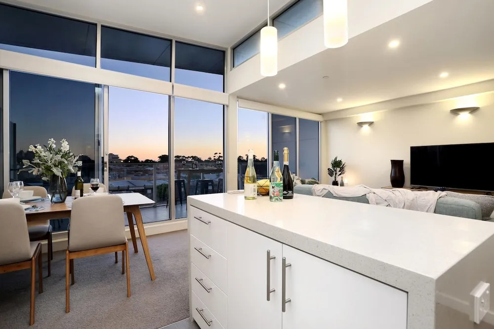 StayCentral Brunswick Penthouse