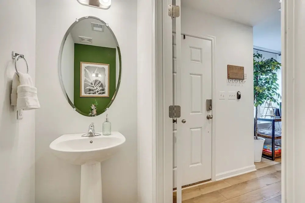 Great for Families! Townhome 9 Mi to Harpers Ferry