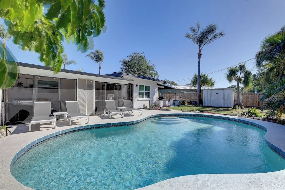 8 Mi to Beaches: Bradenton Home w/ Poolside Oasis!