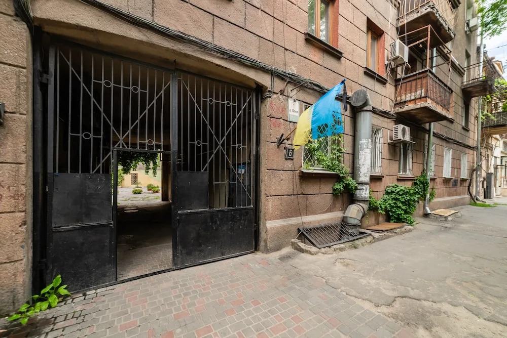 Evreyskaya Street 6