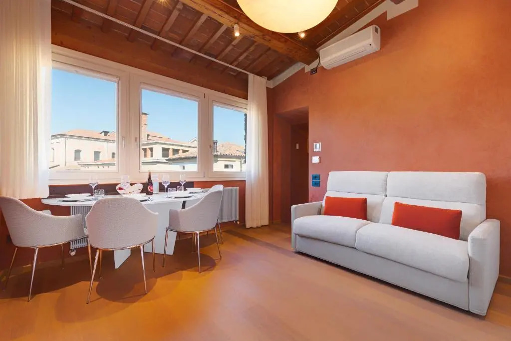 1881 LUXURY SUITES