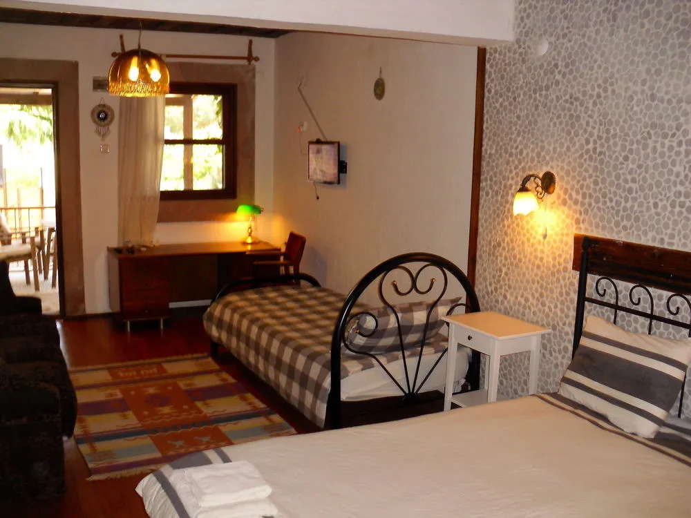 Akropolis Hotel