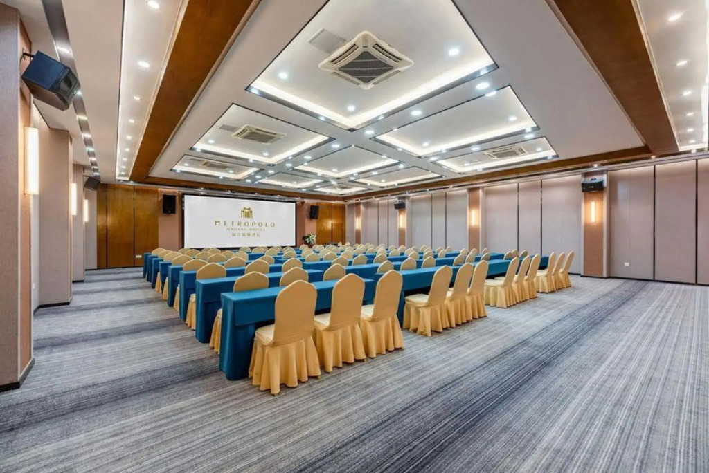 Jinjiang Metropolo Xiamen North Railway Station University Town Hotel