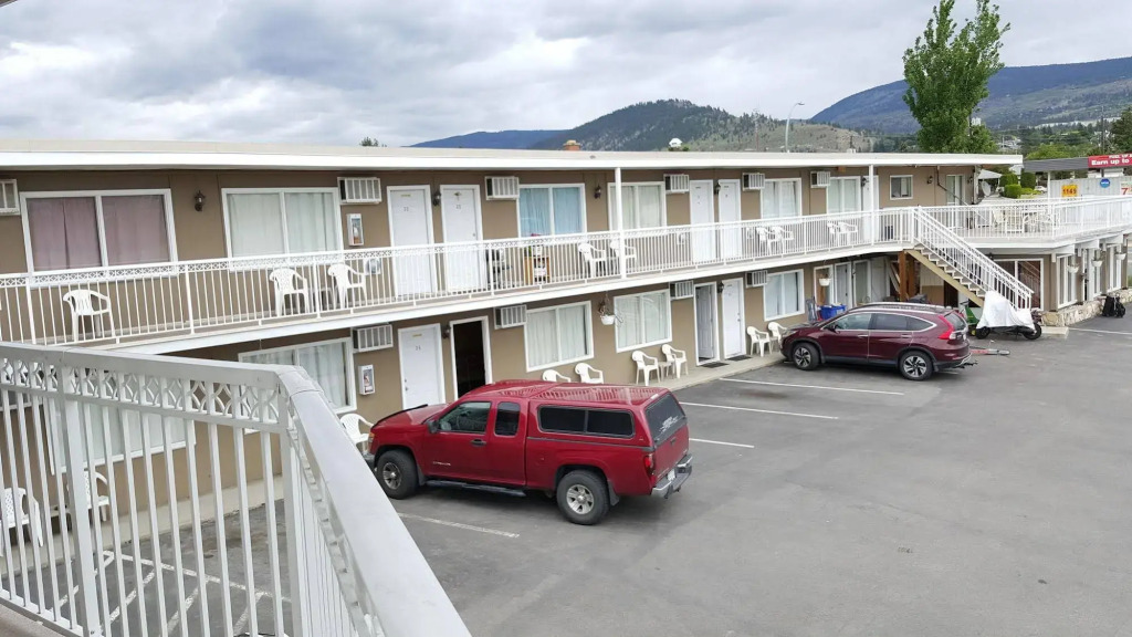 Plaza Motel